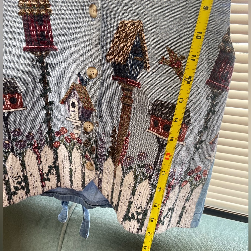 Vintage Orvis women’s medium Chic Denim Vest with Embroidered Birdhouse Design - Picture 8 of 8
